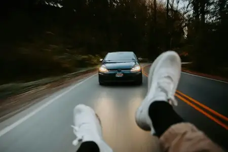 Zapowiedziany chaos: Dlaczego dla federalnego doradcy Alberta Rösti’ego niezwykle istotne jest, aby wygrać głosowanie na temat rozbudowy autostrady?